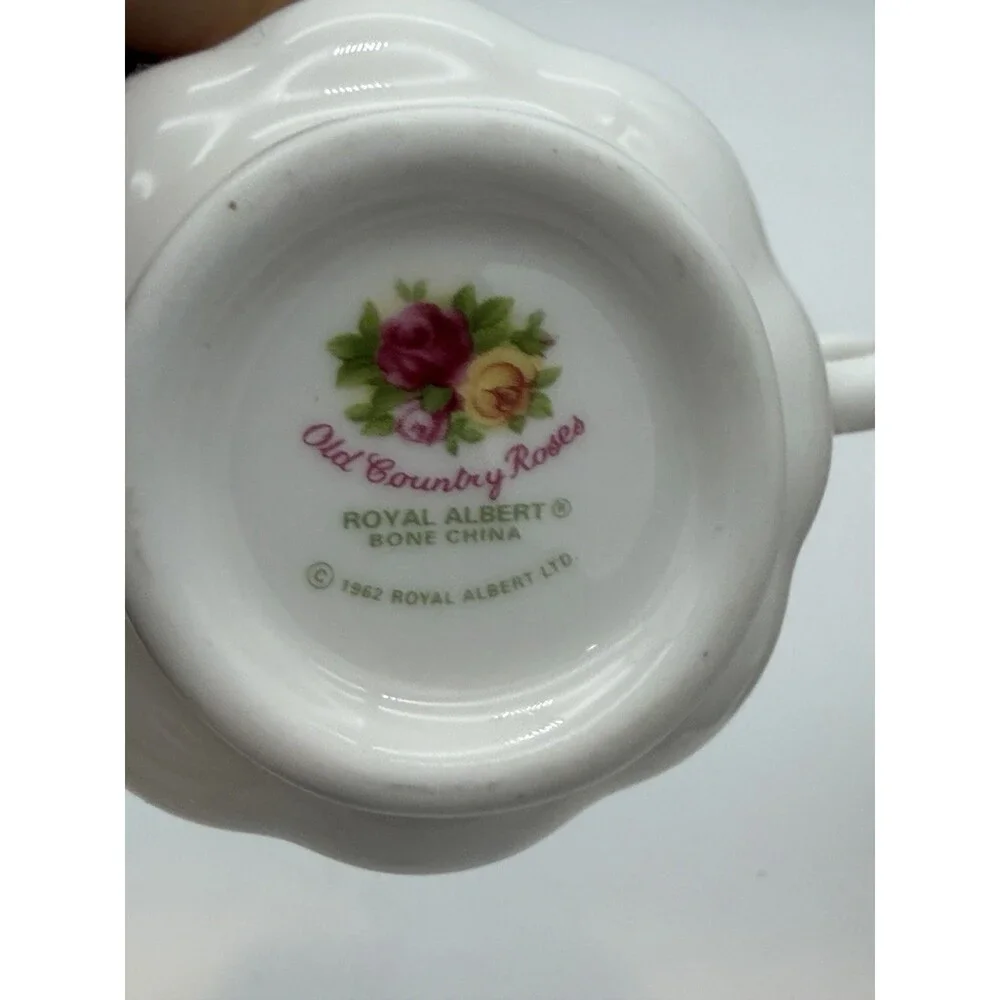 Royal Albert Old Country Roses Bone China Tea Cup & Saucer Set England 4 PCs